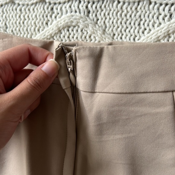 H&M Beige Pencil Skirt - Picture 3 of 4